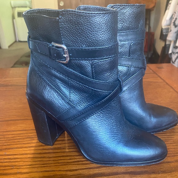Vince Camuto Ankle Boot - Picture 1 of 3